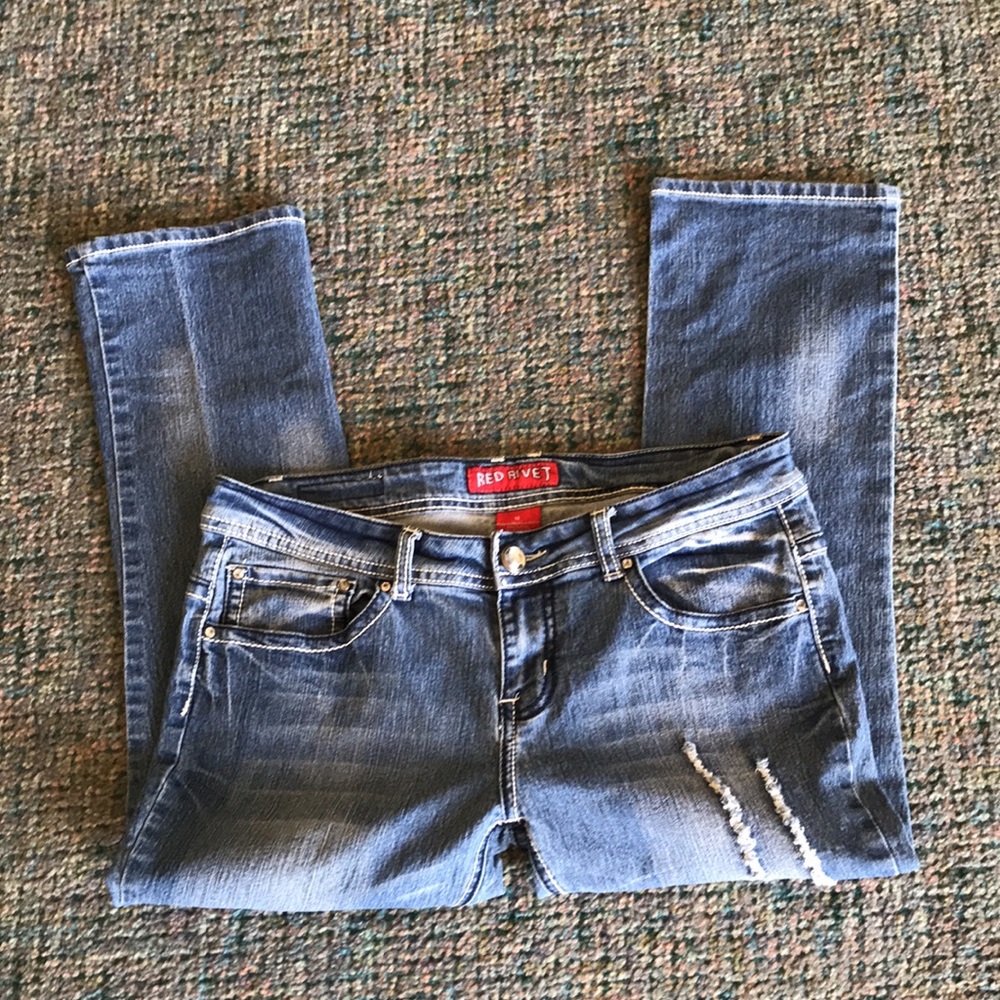 Red Rivet Distressed Cropped Jeans - Picture 9 of 16